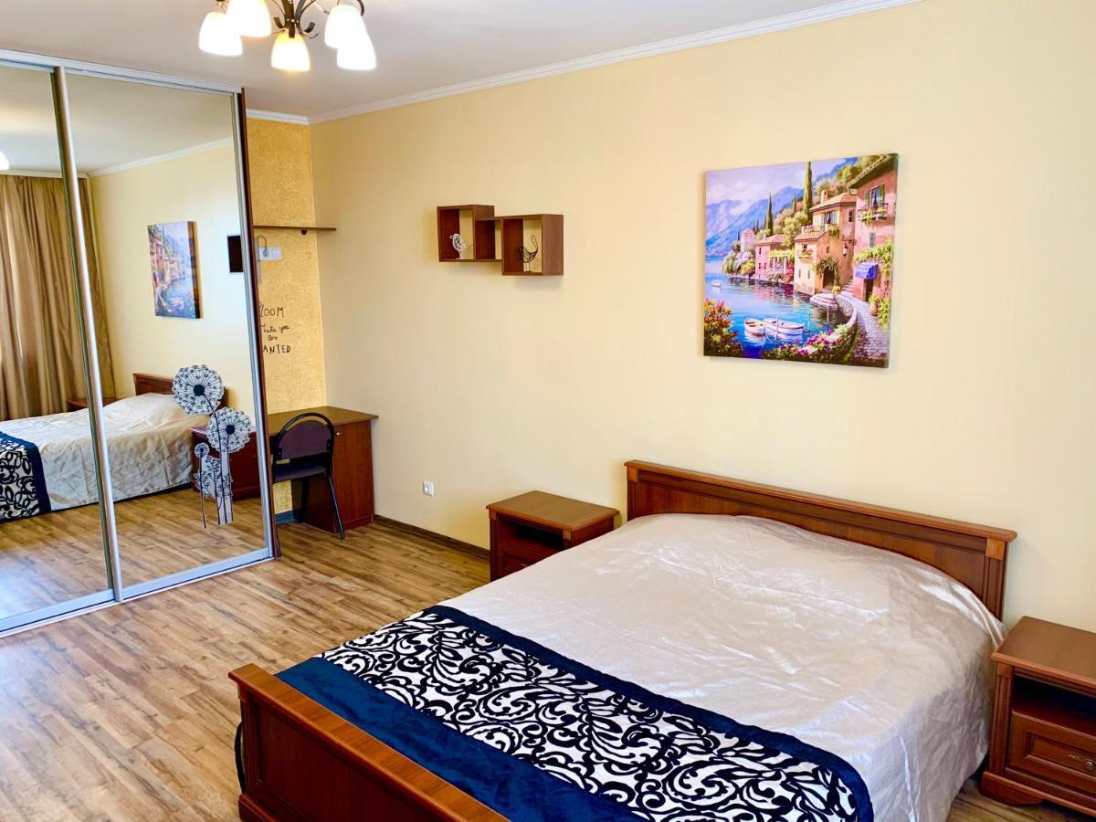 איוונו-פרנקיבסק Apartment In Center מראה חיצוני תמונה